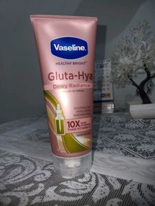 Vaseline Gluta-Hya Lotion