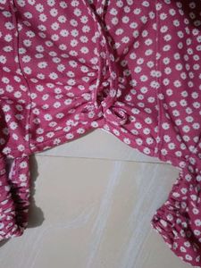 Chic Pink Polka Dot Puffed Sleeve Top