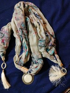Only Scarf