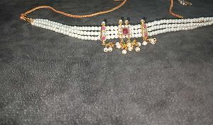 Necklace pearl