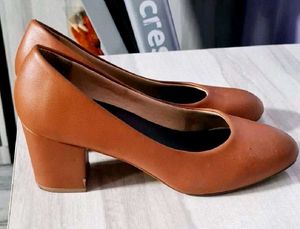 Carlton London Heeled Pumps