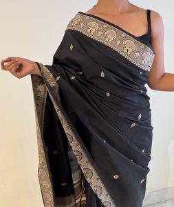 Black Saree With Beige Border