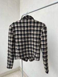 Woollen Blazer - Chic &amp; Stylish