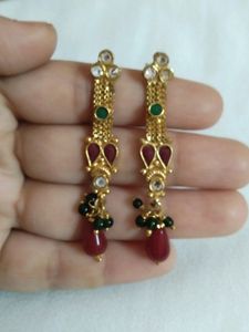 It's a jwellery Set With Earrings