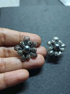 Flower Pearl Earrings