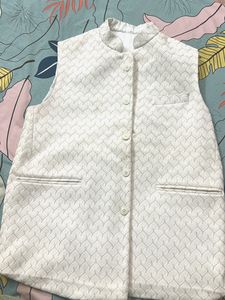 Sleeveless jacket / Nehru-style waistcoat