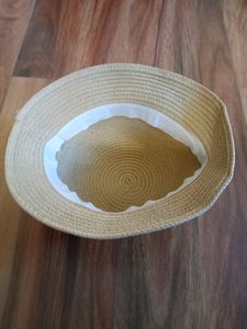 👒 Hat