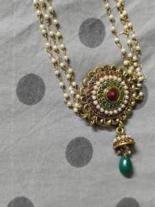 Earings With Back Set