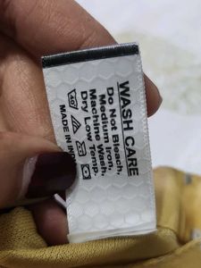 WOMEN TOP