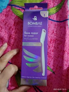 Bombae Face Razor