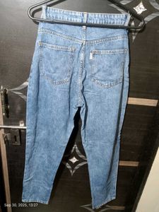 Ripped High-Waist Button Jeans