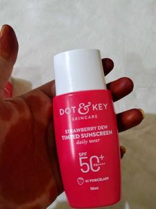 Dot And Key Dew Tinted Sunscreen With SPF PA++++