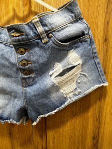 Shorts Ripped Size 30