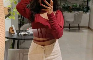 maroon korean style crop top