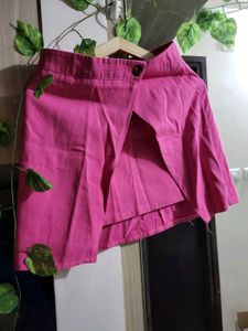 Hi I&#39;m Selling This Skirt Which Is Absolutely New