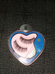 False Eyelashes with Glue