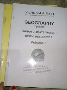 Vajiram &amp; Ravi Geography Vol. 1