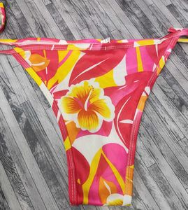 Floral Bikini Bottom 🧡