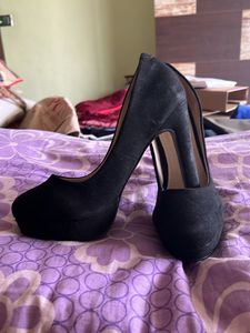 Black Footways Heels