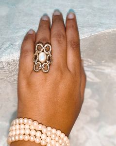 Elegant Golden Ring