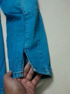Ankle length Jeans with Slits