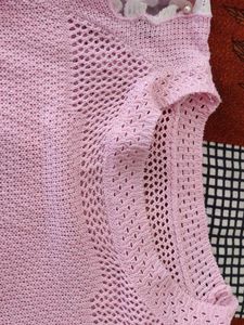 Pink woolen top for girls