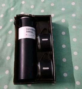 Vacuum Bottle 500ml with Cups