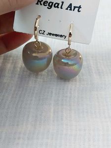 Cute Pearlescent Earrings