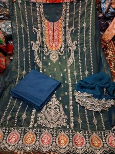 Beautiful New Pakistani Dress Metirial