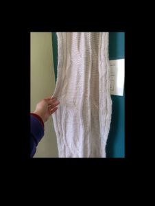 HANDMADE CREAM MUFFLER. WOOLLEN