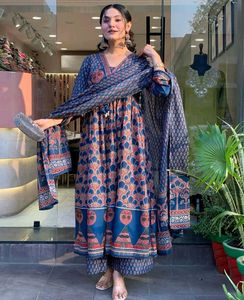*Beautiful hit design anarkali 3pcs*