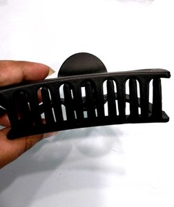 Black Hair Claw Clip