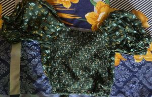 Zara Floral Puff Sleeve Crop Top