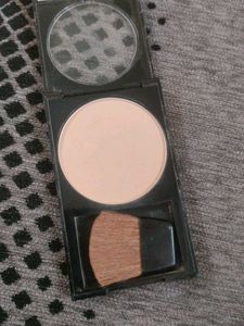 Revlon&#39;s Photoready Blurting Powder.