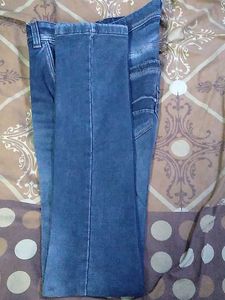 Men’s Blue Cotton Denim Jeans – Size 28 (70 cm)