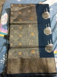 Elegant Black &amp; Gold Saree