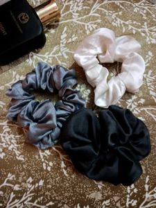 Silky Scrunchie Set 💗 black , white , grey