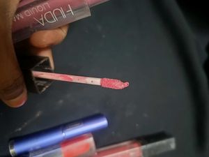 12 Lipsticks