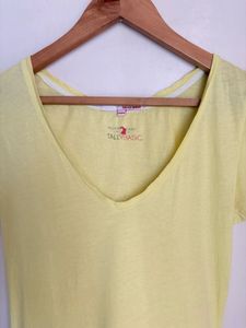 Tally Basic Yellow V-Neck Tee