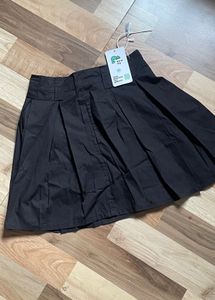 Pleated Black Skirt 🖤