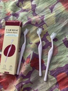 Carmesi Eyebrow Razor