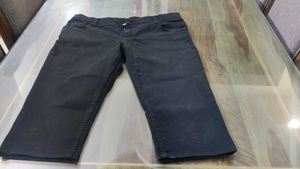 Black Jeans Capri