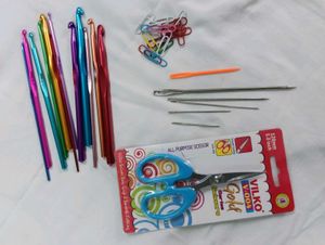 Crochet Kit, 12 Hooks, Yarn Needles, Marker..