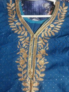 A Full Suit Stiched Drees ,Ready To Wear 🫧🌊🫐