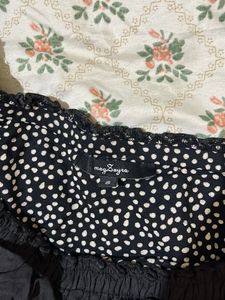 Chic Black &amp; White Top