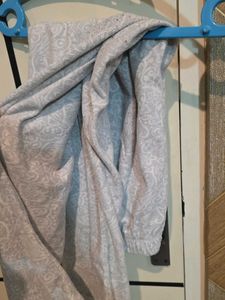 Patterned grey woolen legging