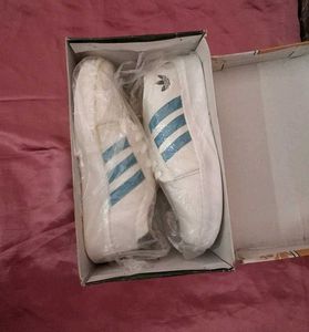 New &amp; Unused Men Sneakers