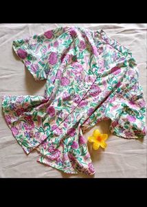 Cute floral Top🌷