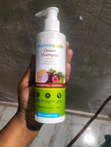 Mama Earth Onion Shampoo