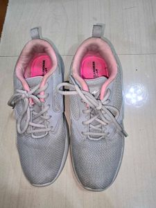 Comfortable Sports Shoes